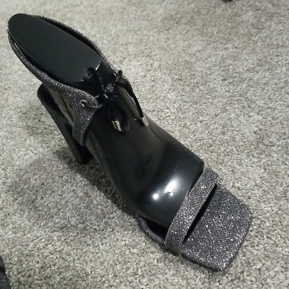 Nine West Grey Sparkling Heels Sandals 6M - Picture 2 of 10